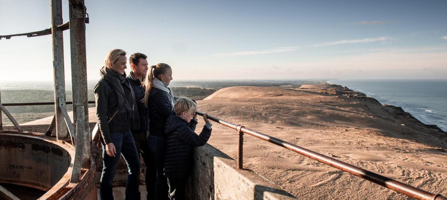 Familie ved Rubjerg Knude