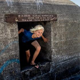 Dreng ved bunker