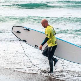 Surfer ved Klitmøller