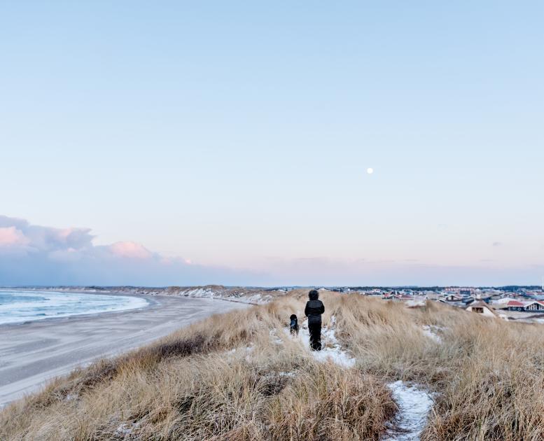 Pige i klitterne_vinter_klitmøller